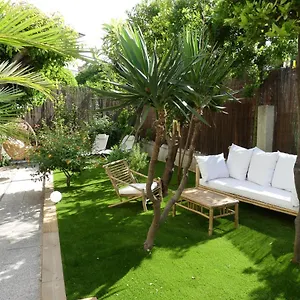 https://le-jardin-du-port.fr-provencehotel.com